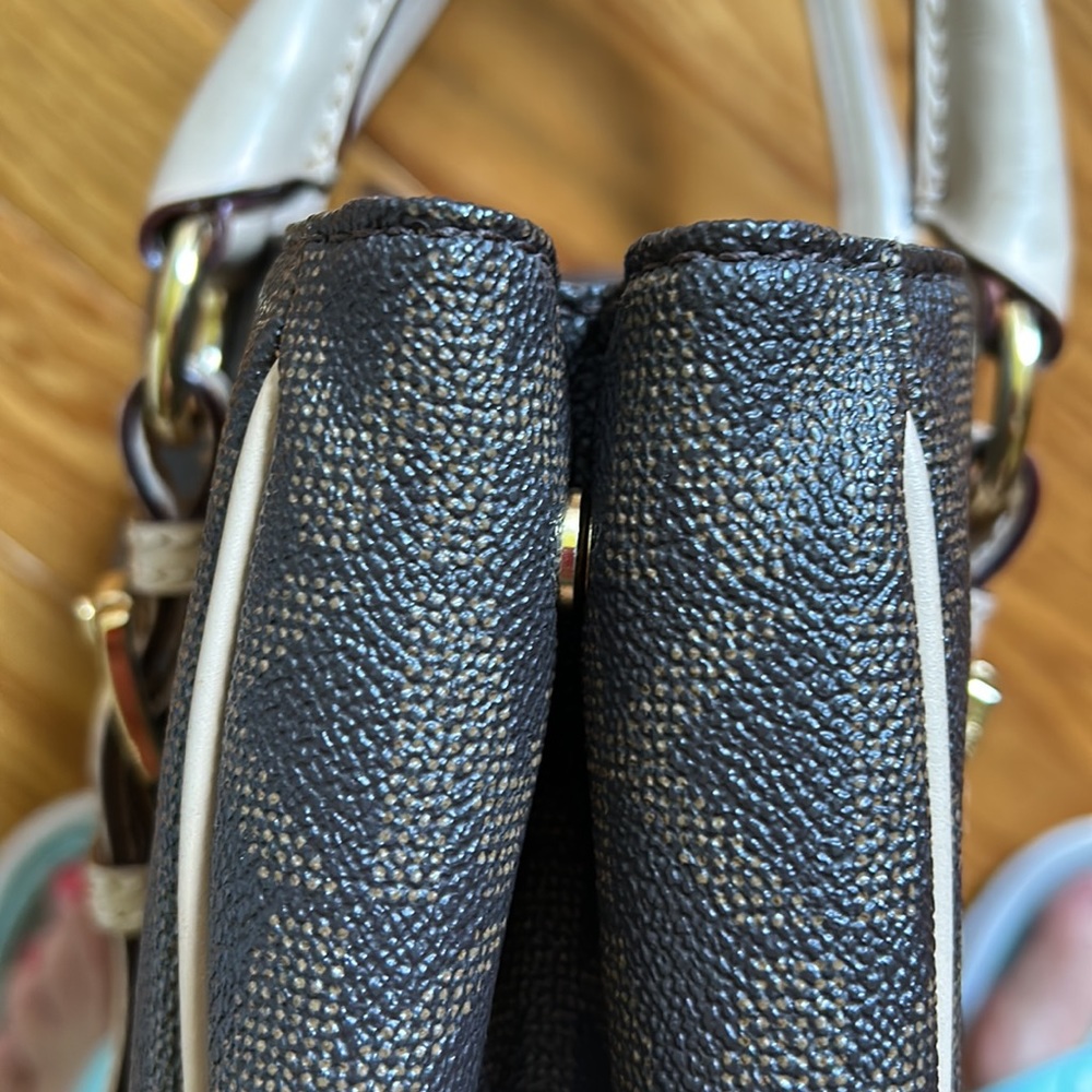 Michael Kors purse - Picture 14 of 16